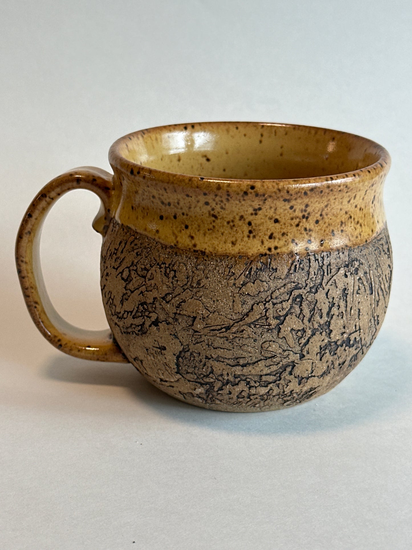 Earthy Bellied Mug (Goldenrod)