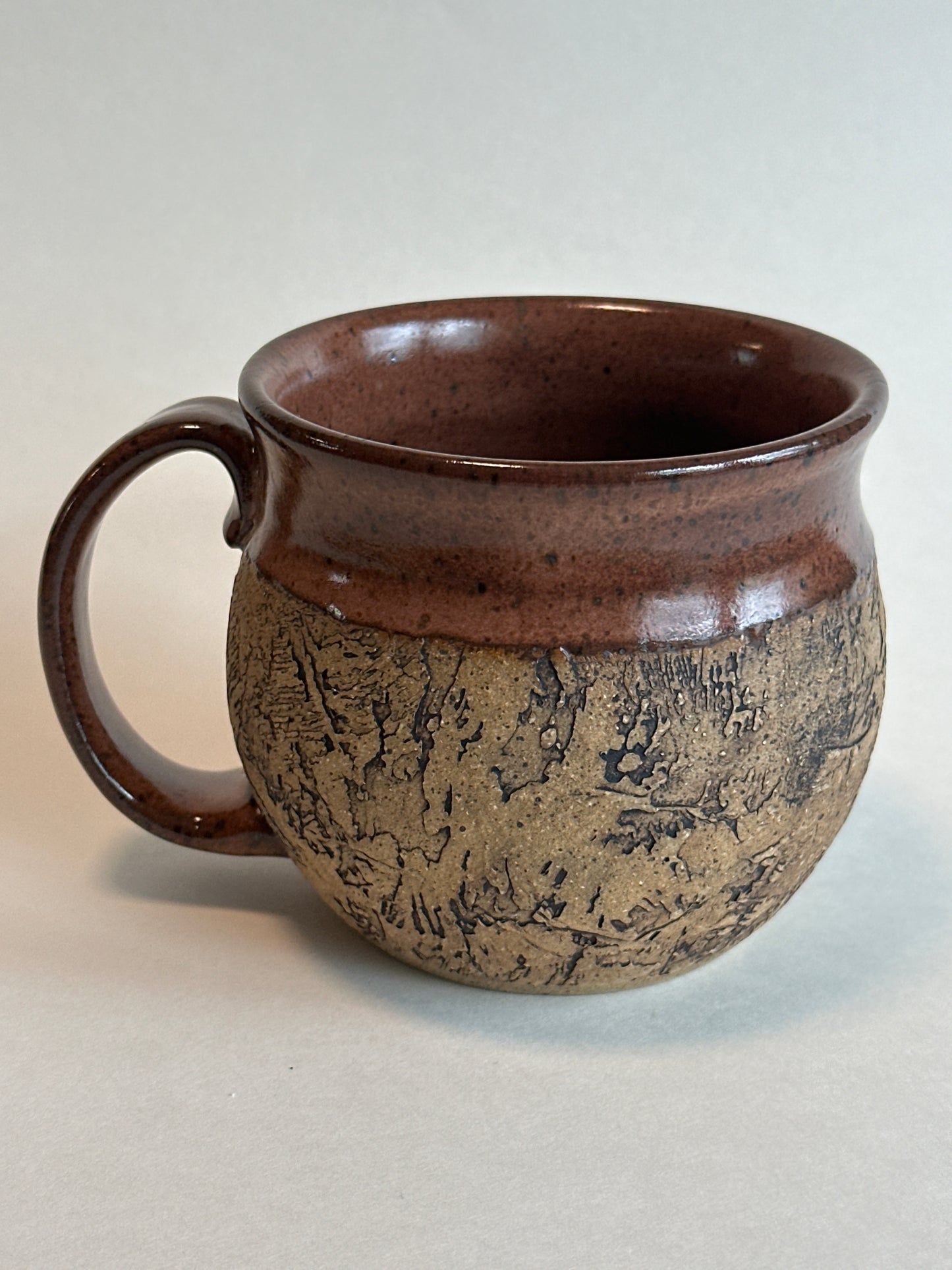 Earthy Bellied Mug (plum)