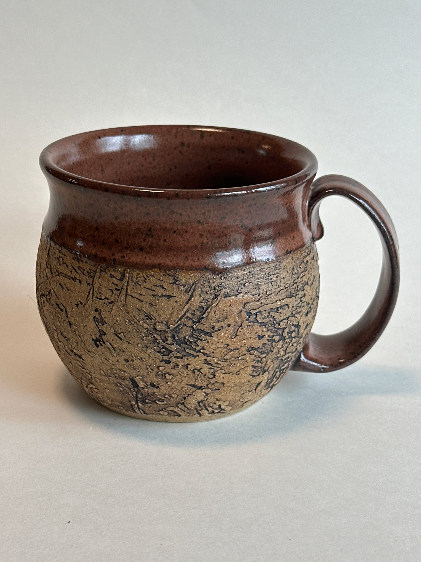 Earthy Bellied Mug (plum)