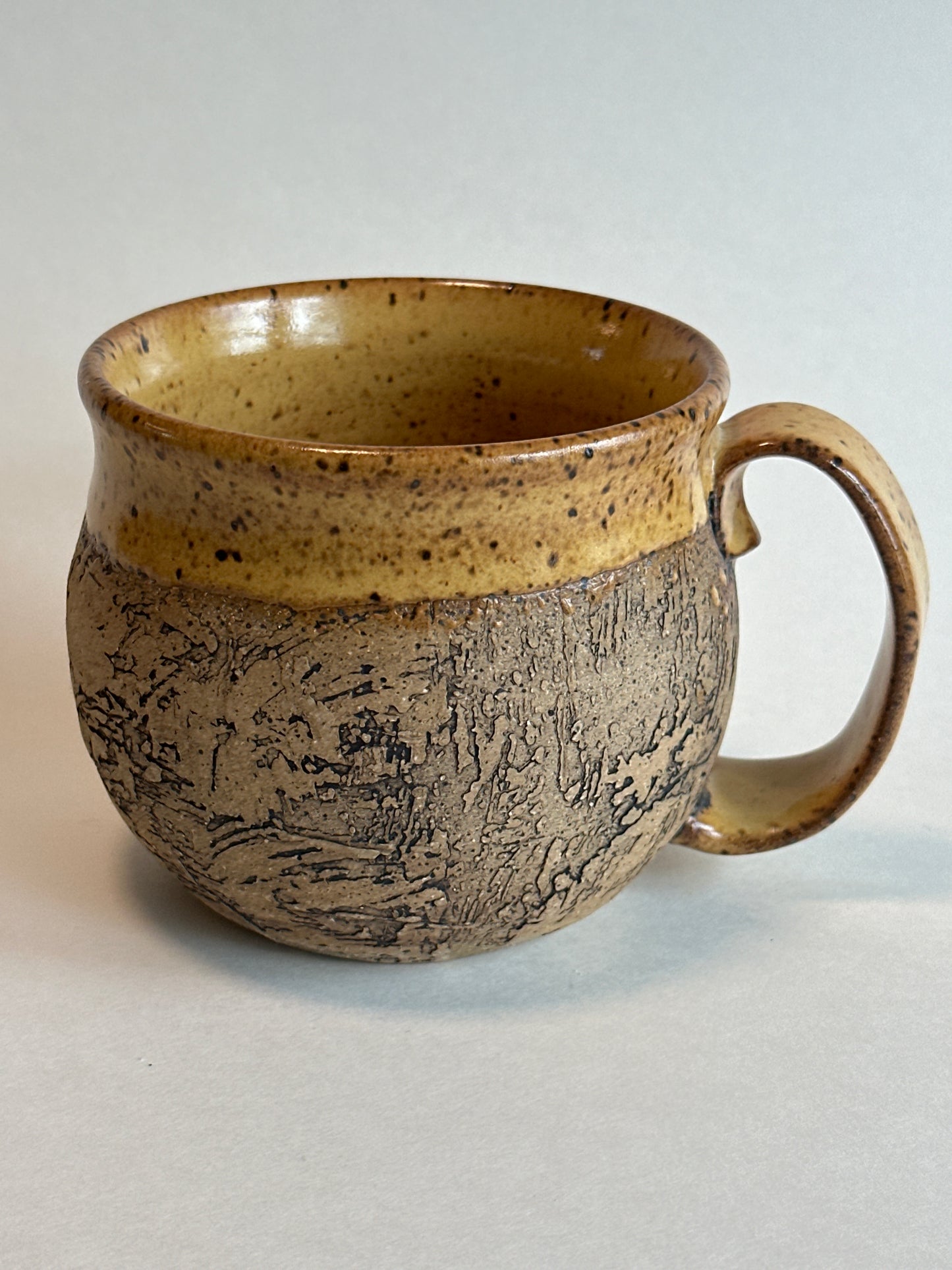 Earthy Bellied Mug (Goldenrod)